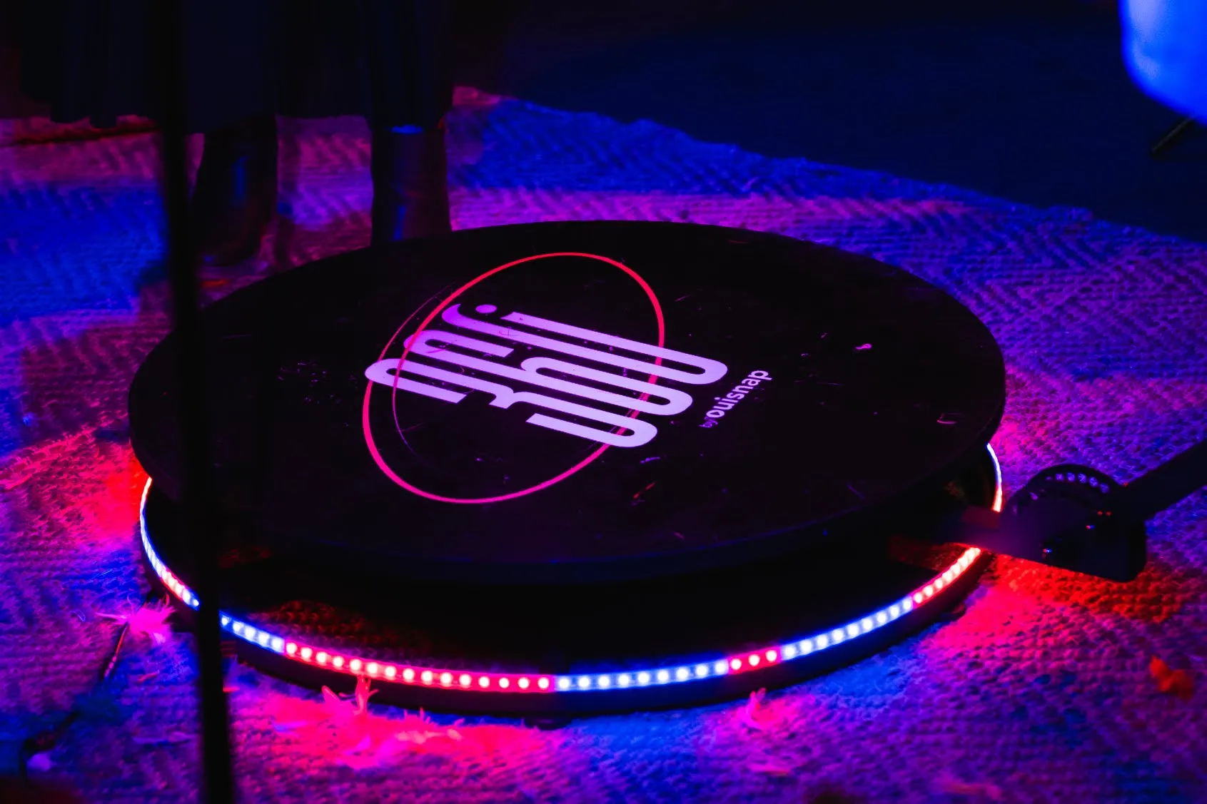 Plateforme videobooth 360 avec LED, soirée corporate Montréal