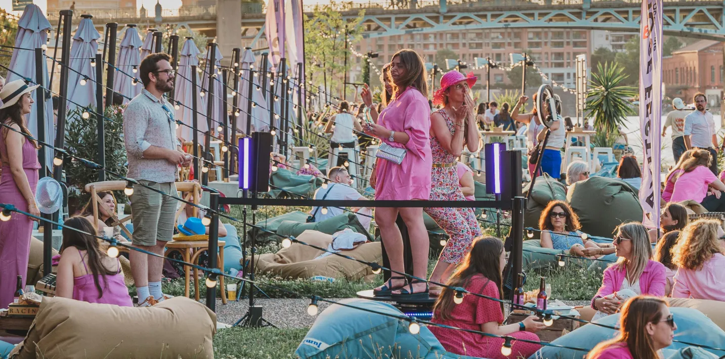Videobooth 360 Ouisnap en action lors d'un événement en plein air à Montréal